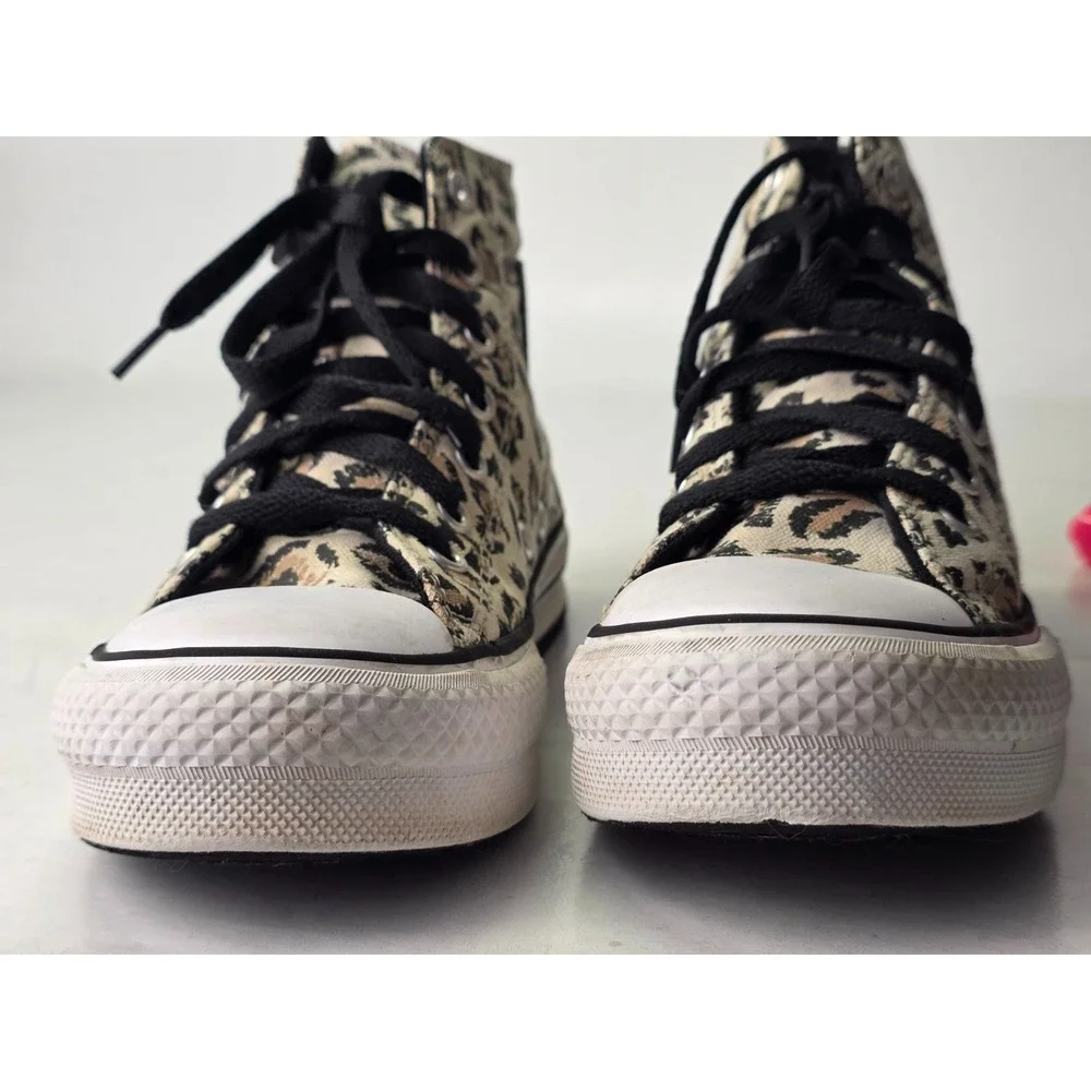 Converse Chuck Taylor Junior Sneakers Size 2 Leopard Print Canvas High Top Shoes